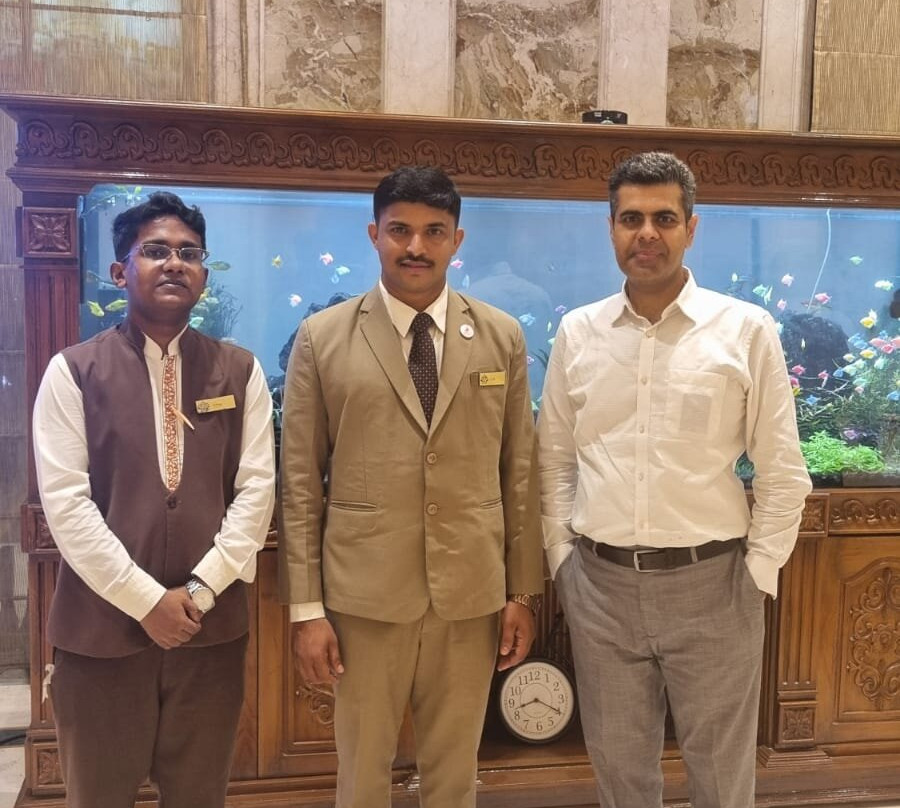 雅阁大都会饭店主图