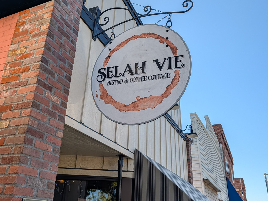 Selah Vie Bistro and Coffee Cottage