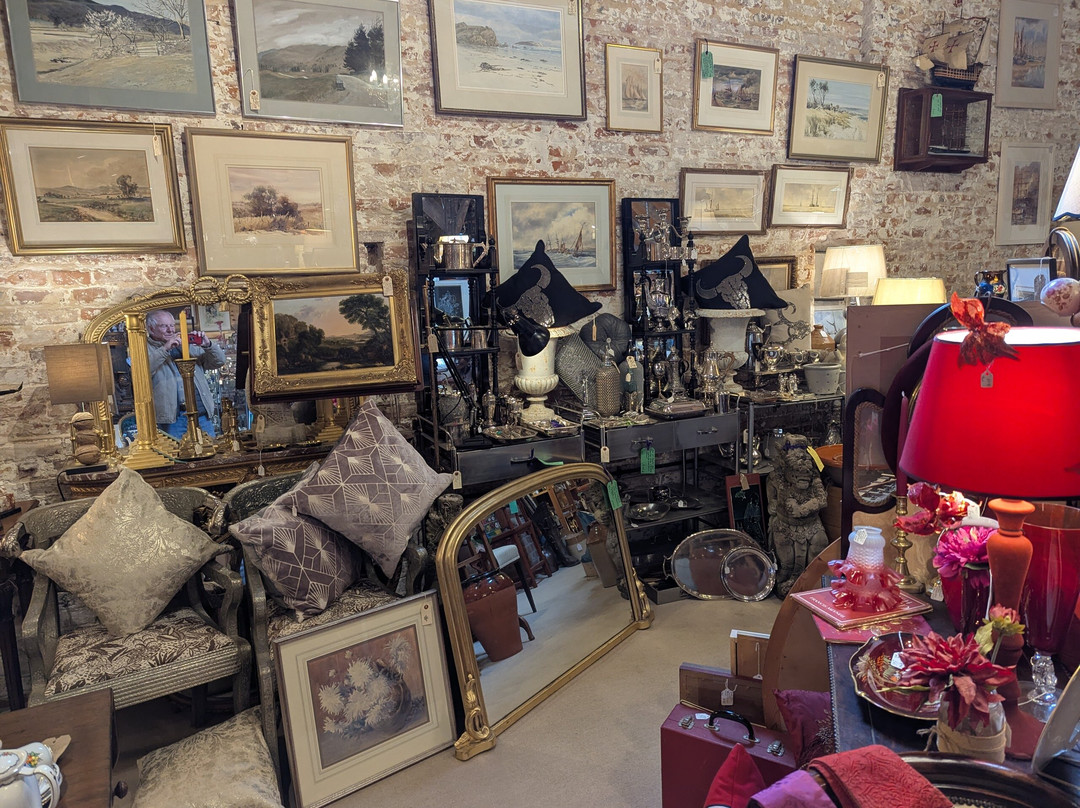 The Antiques Warehouse-法纳姆必去景点
