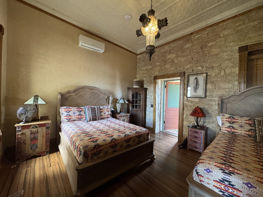 Big Bend Holiday Hotel主图