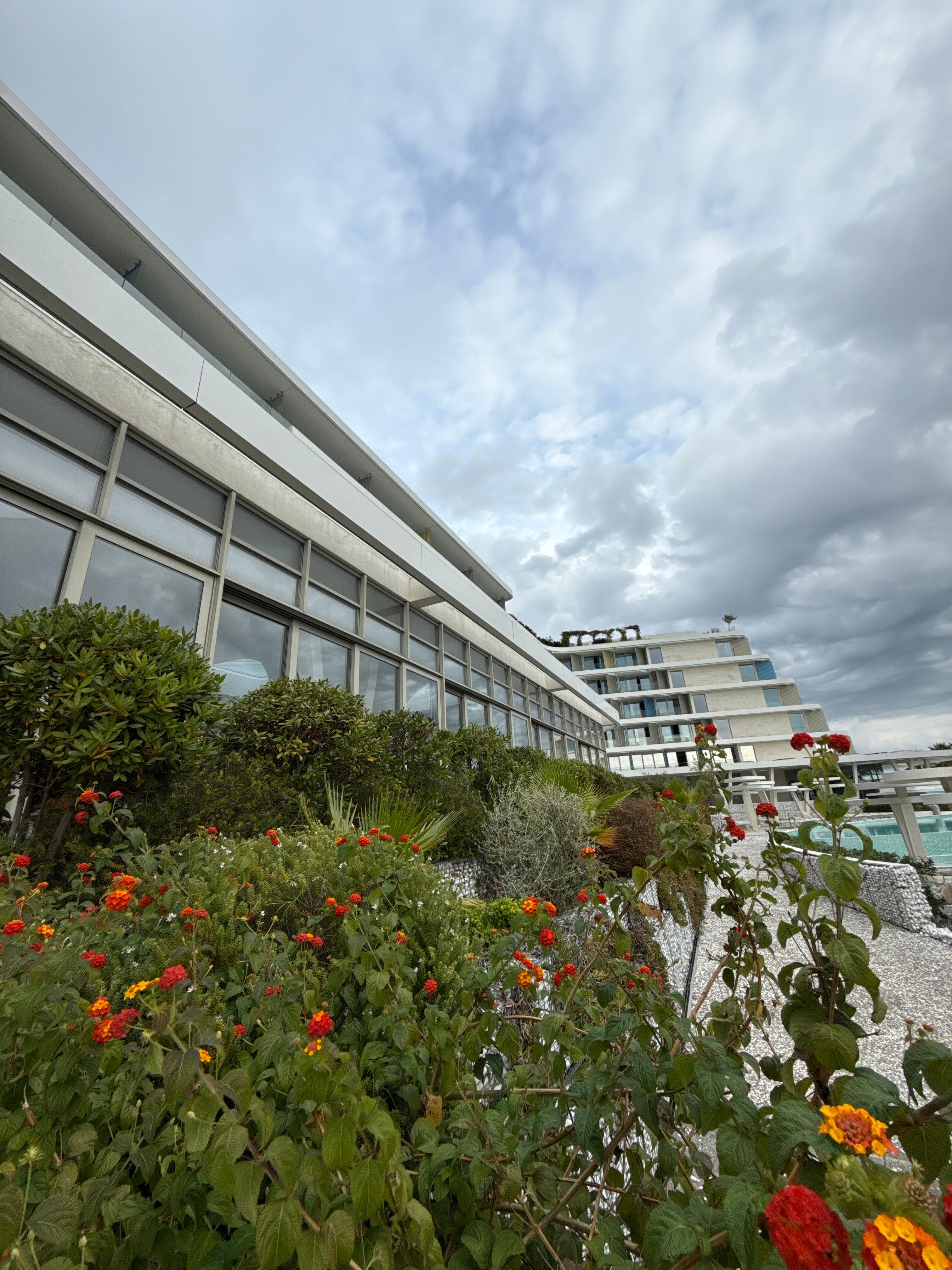 Carine Hotel Kumbor-浴室