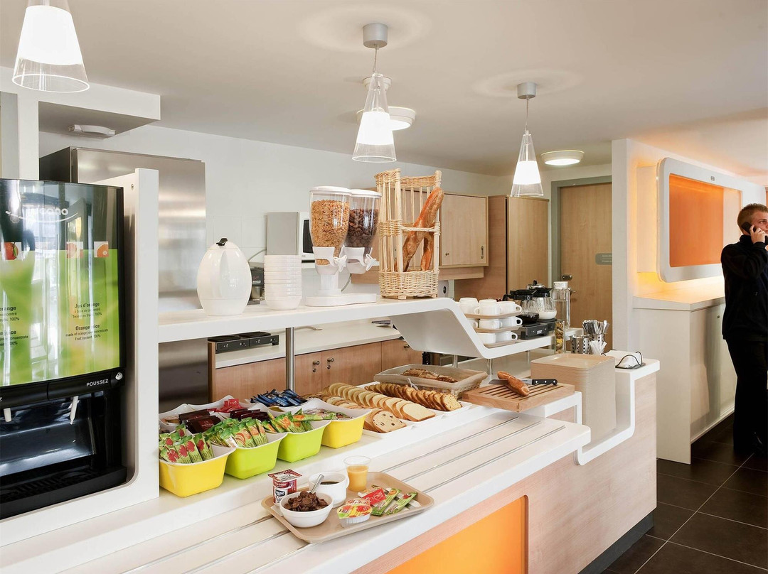 Gouzangrez酒店住宿-宜必思快捷塞尔吉圣克里斯多夫酒店