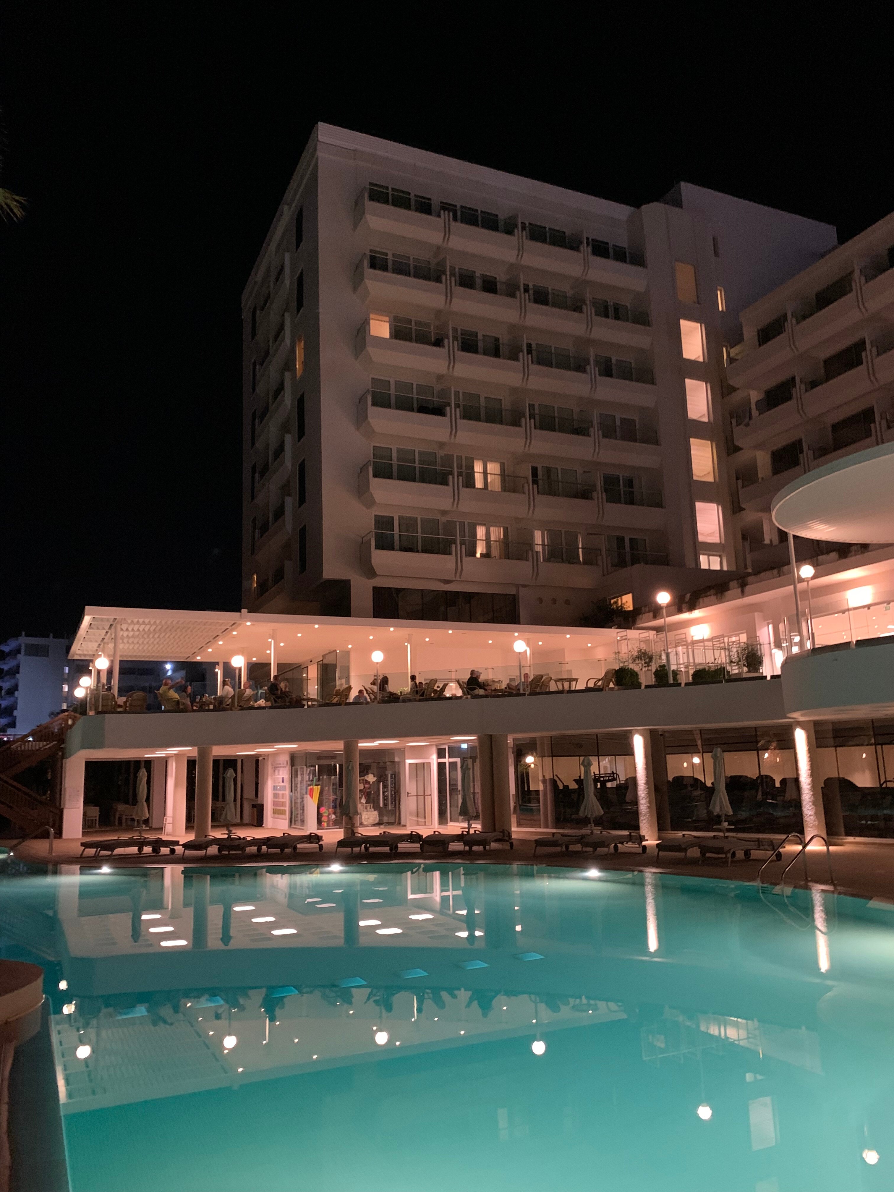 Sunrise Beach Hotel-泳池