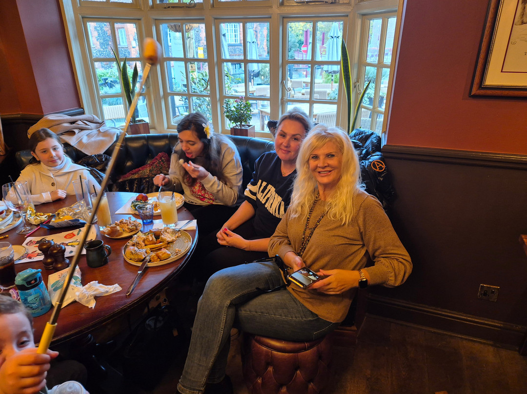 Red Lion (Hotel)主图