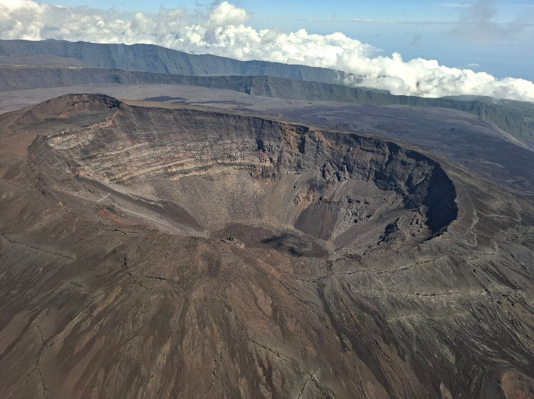 Corail Helicopteres-留尼旺圣皮耶必去景点