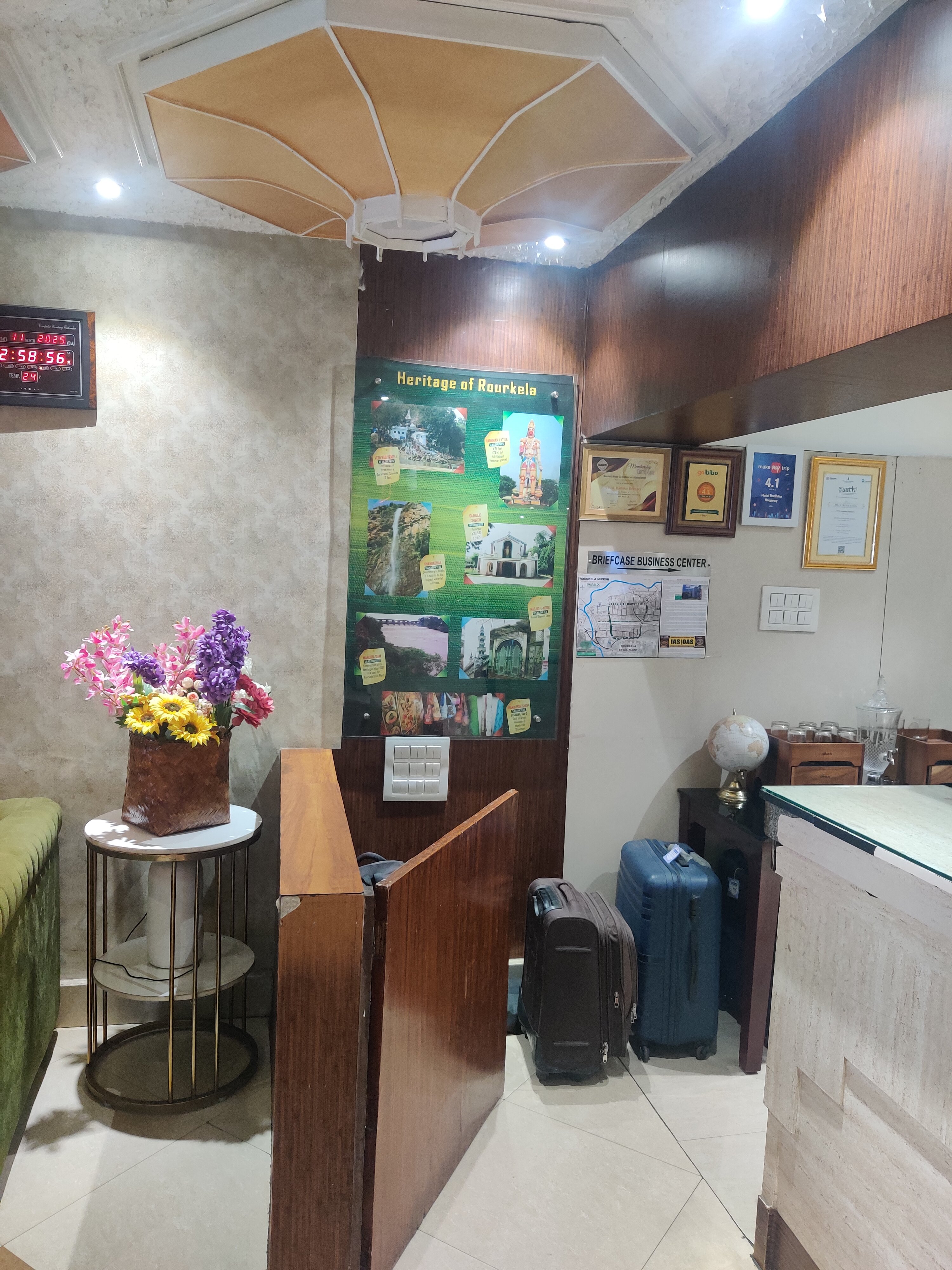 Radhika Regency-官方