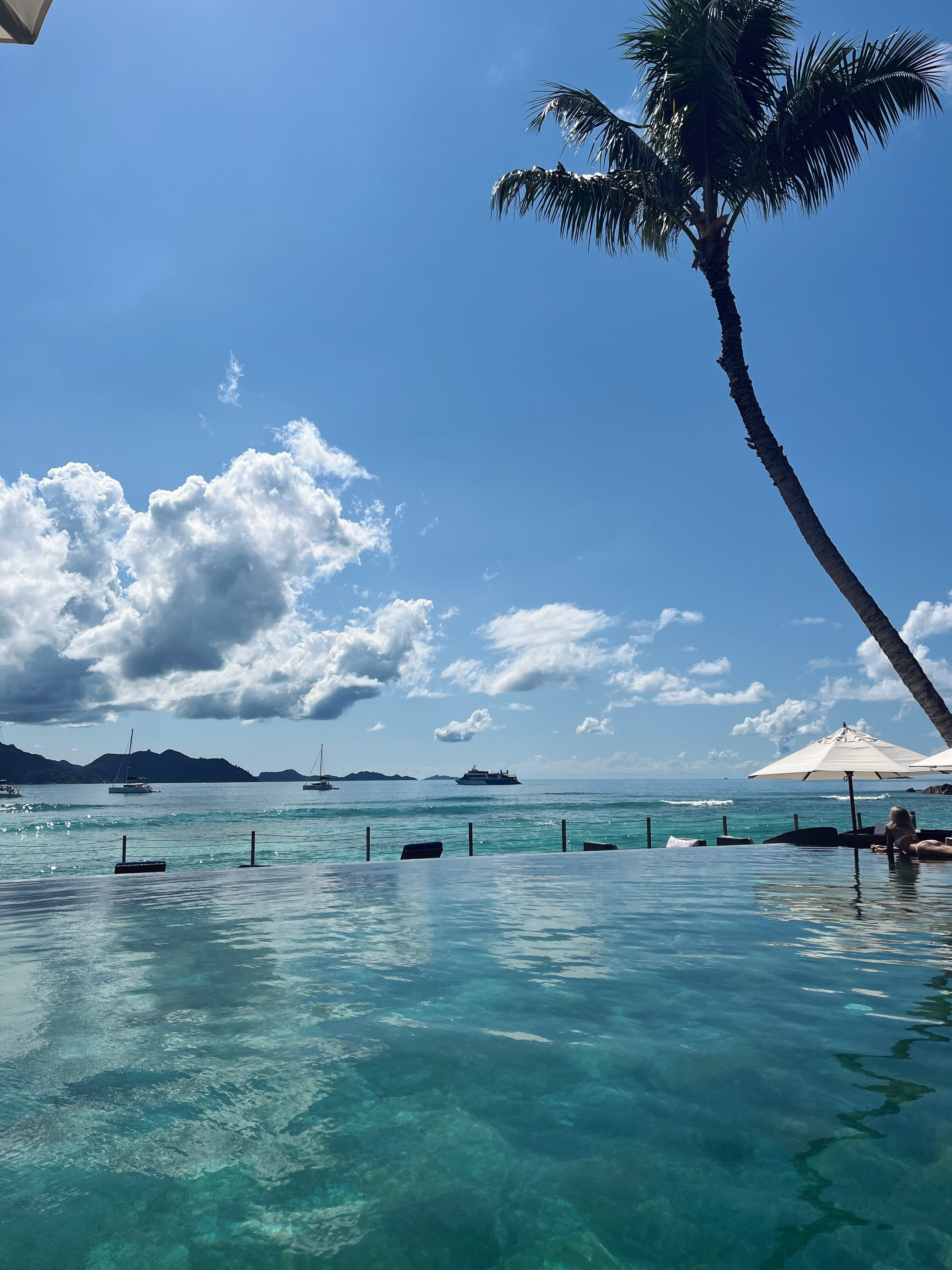 乐德麦尼得劳昂吉瑞尔度假村和Spa-泳池