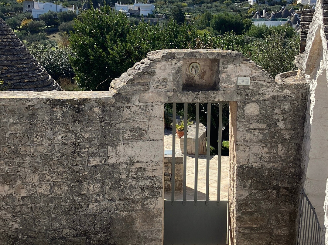 Villa Comunale "Franco Maria Luberto"-阿尔贝罗贝洛必去景点