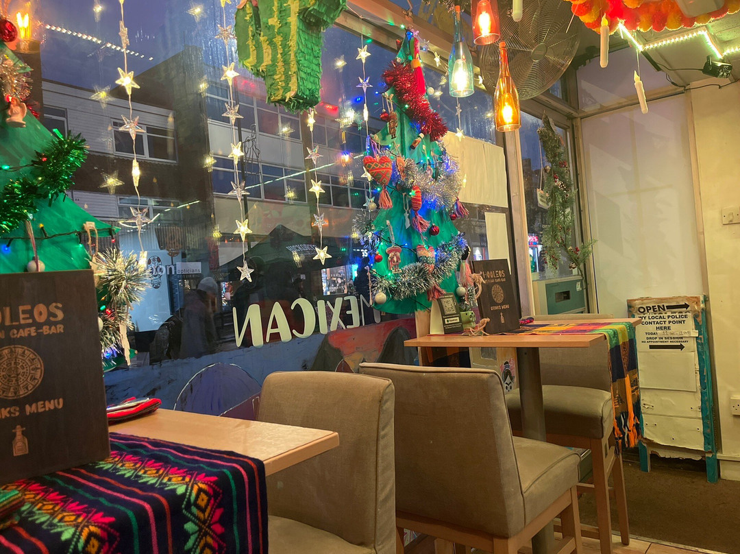 Hooleos Mexican Cafe-Bar