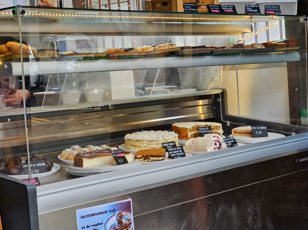 Pasteleria Panadería La Familia