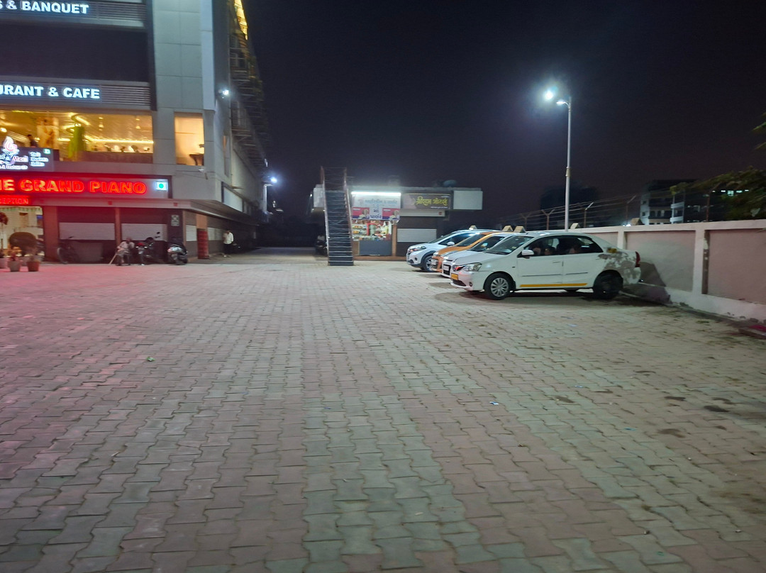 Hotel The Grand Piano - Best Business Hotel In Patan主图