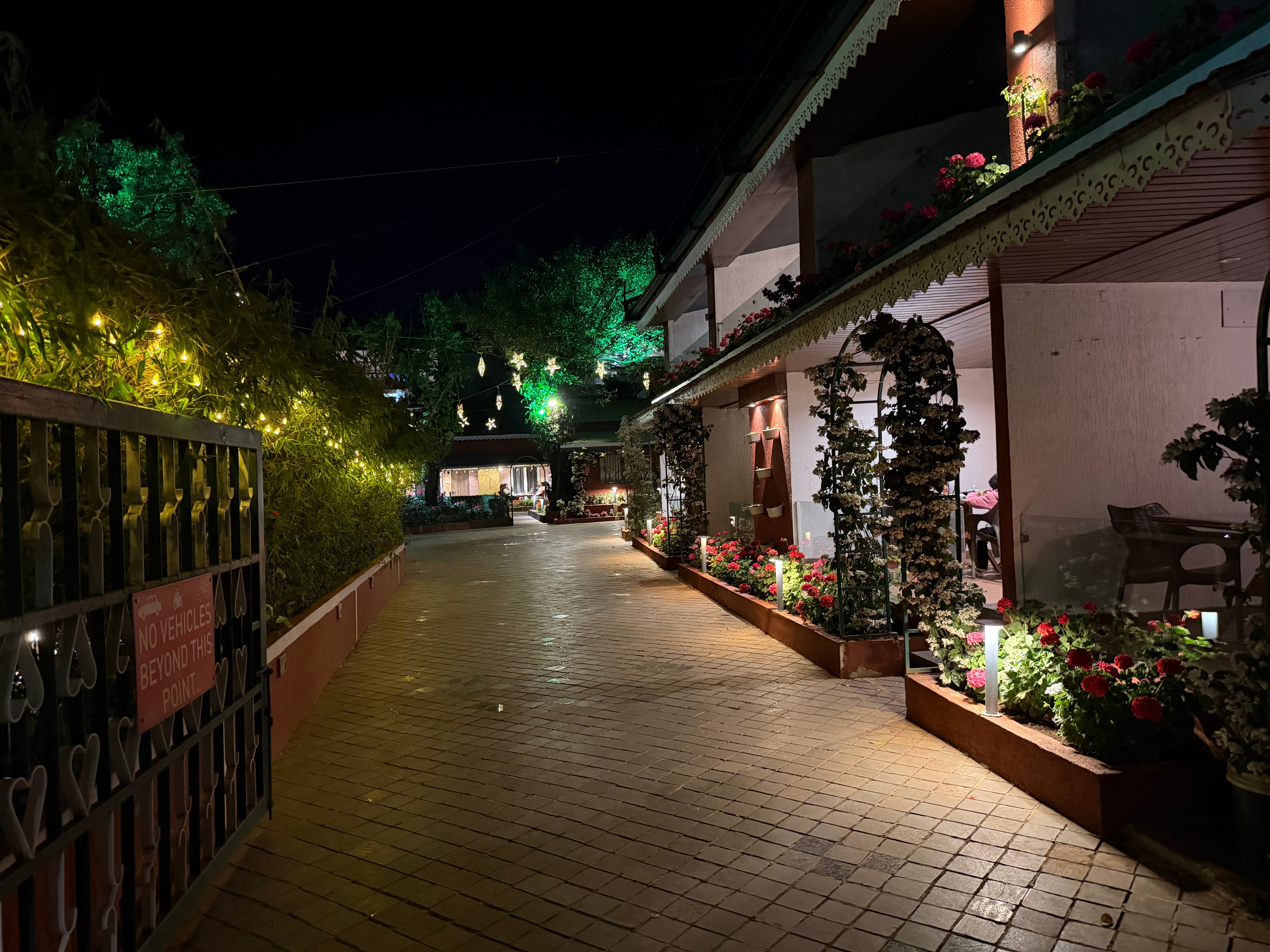 Hotel Shreyas-官方