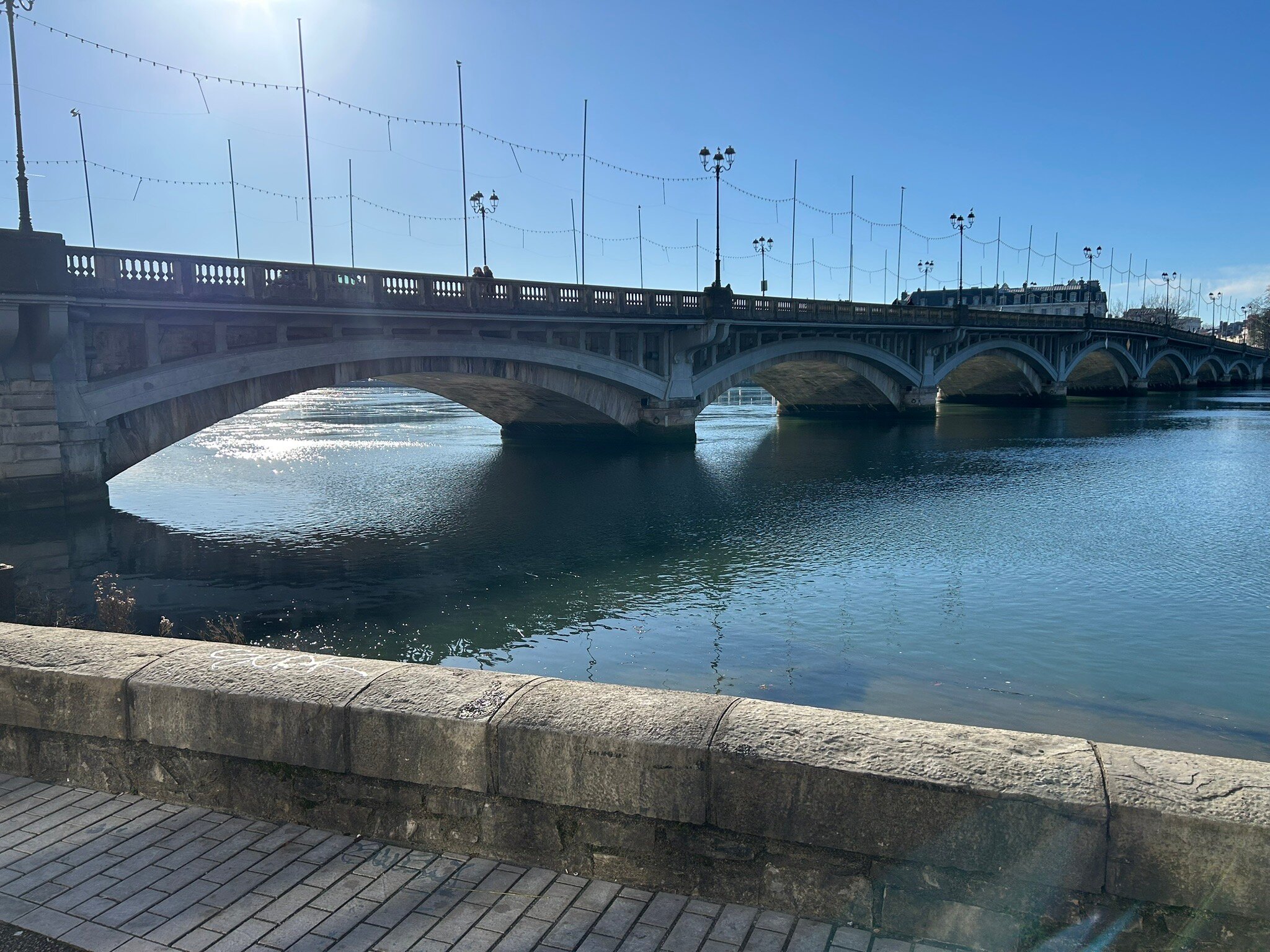 宜必思尚品巴约讷中心火车站酒店-官方