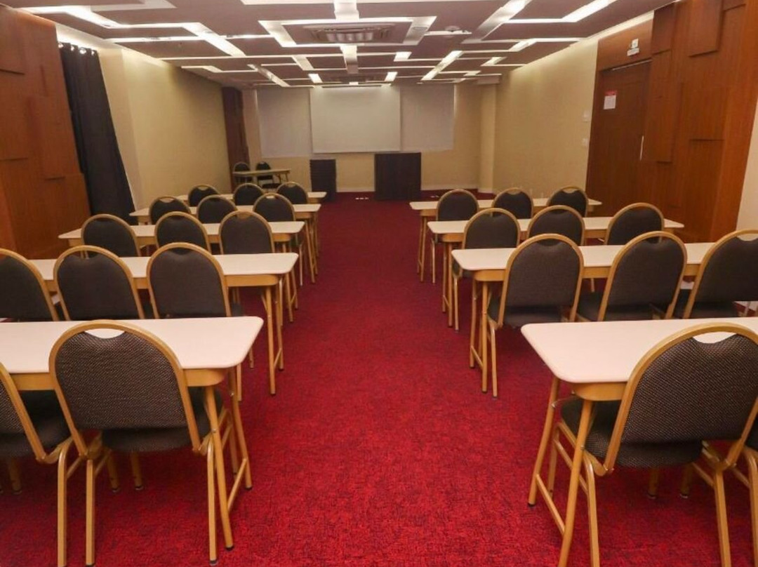 温德姆华美达马瑙斯托雷斯中心酒店主图