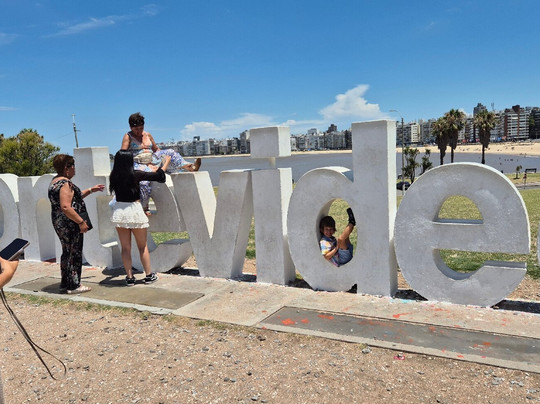 Montevideo Sign-蒙得维的亚必去景点