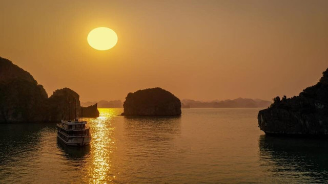 Blue Swimmer Outdoors-下龙湾必去景点