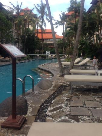 沙努尔普莱姆广场酒店-巴厘主图