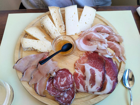 Lago della Spina-Pralormo必去景点