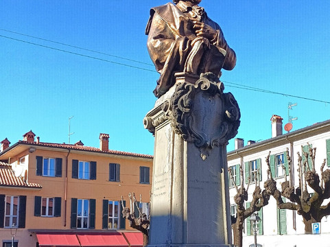 Monumento a Giuseppe Parini-Bosisio Parini必去景点