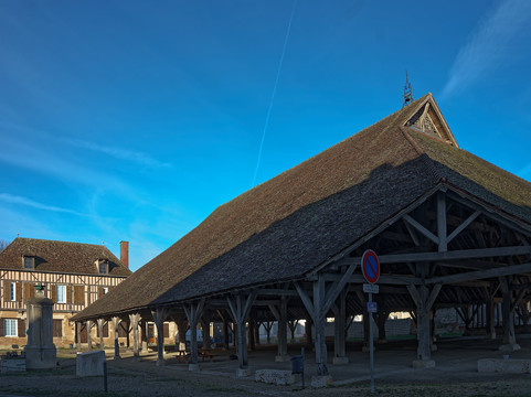 Halle de Piney-Piney必去景点