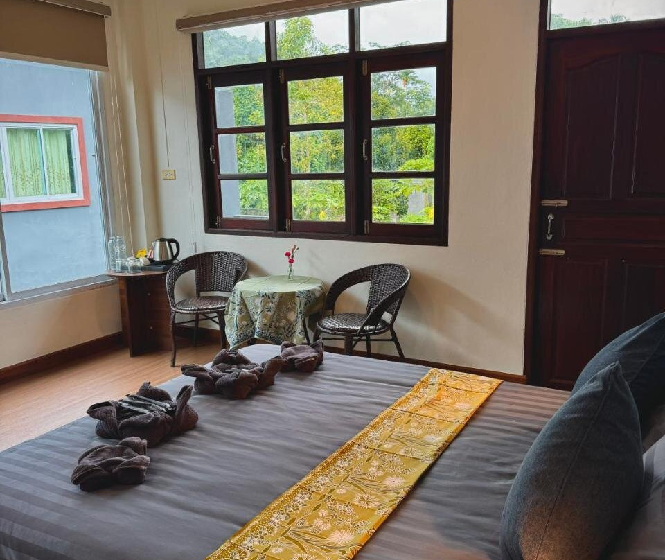 khaosok Center Hostel