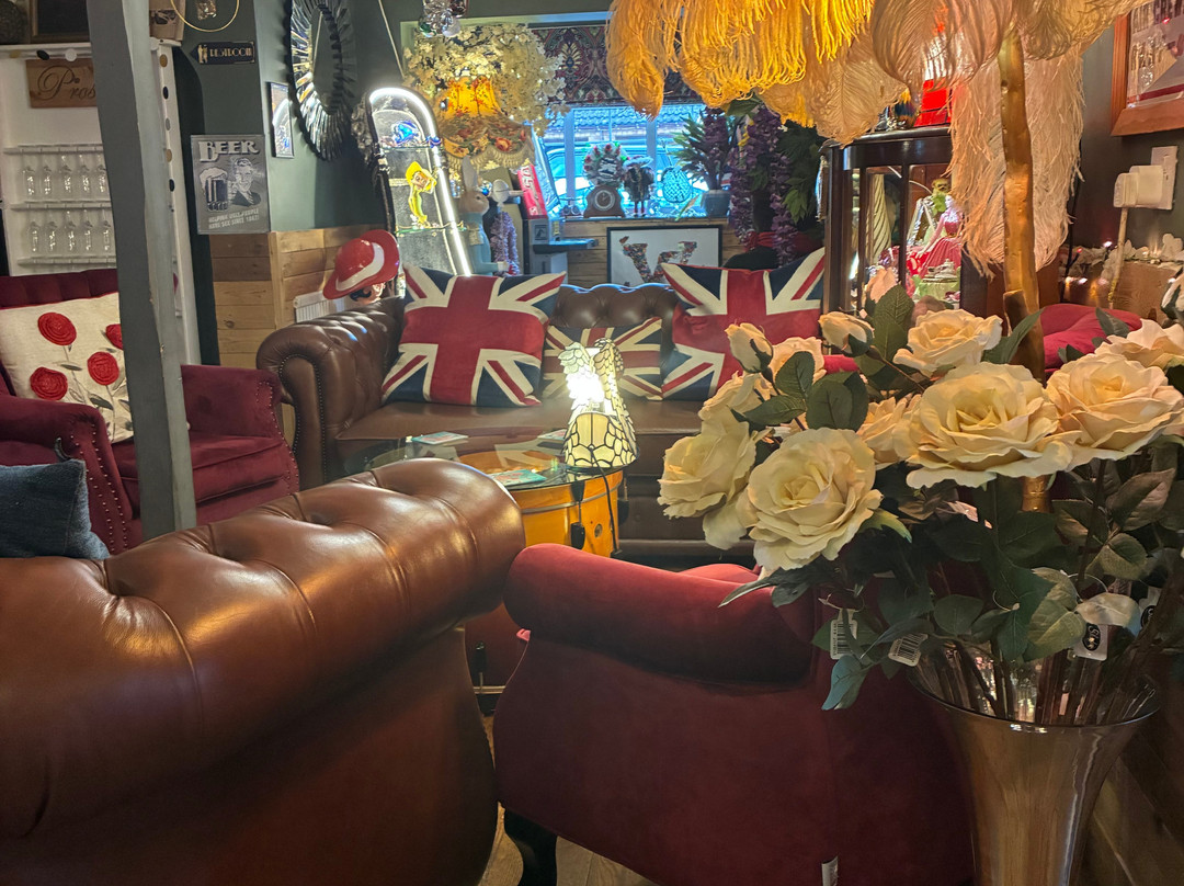 Village Limits主图