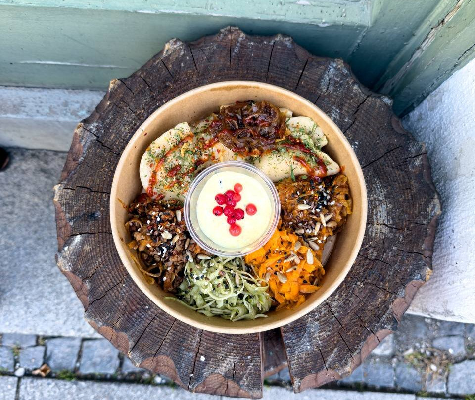 Teigtaschen Bowls Restaurant Café - Hausgemacht + vegan Optionen