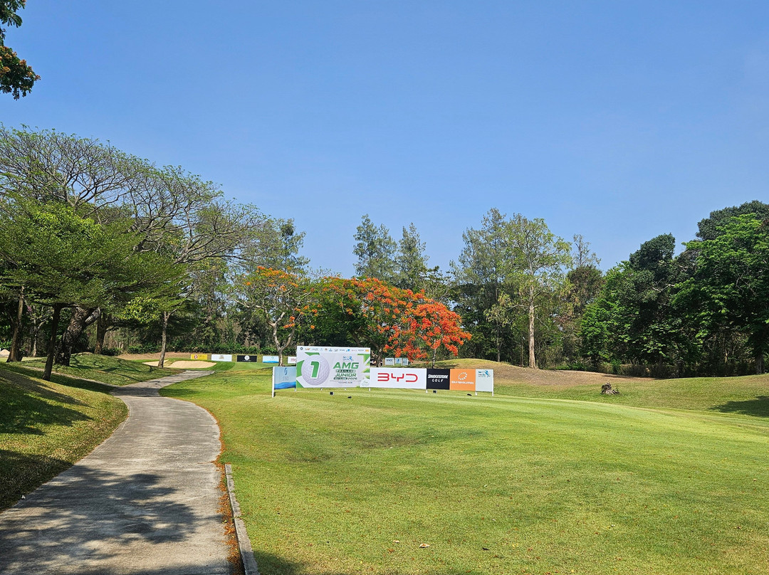 春田村高尔夫温泉酒店主图