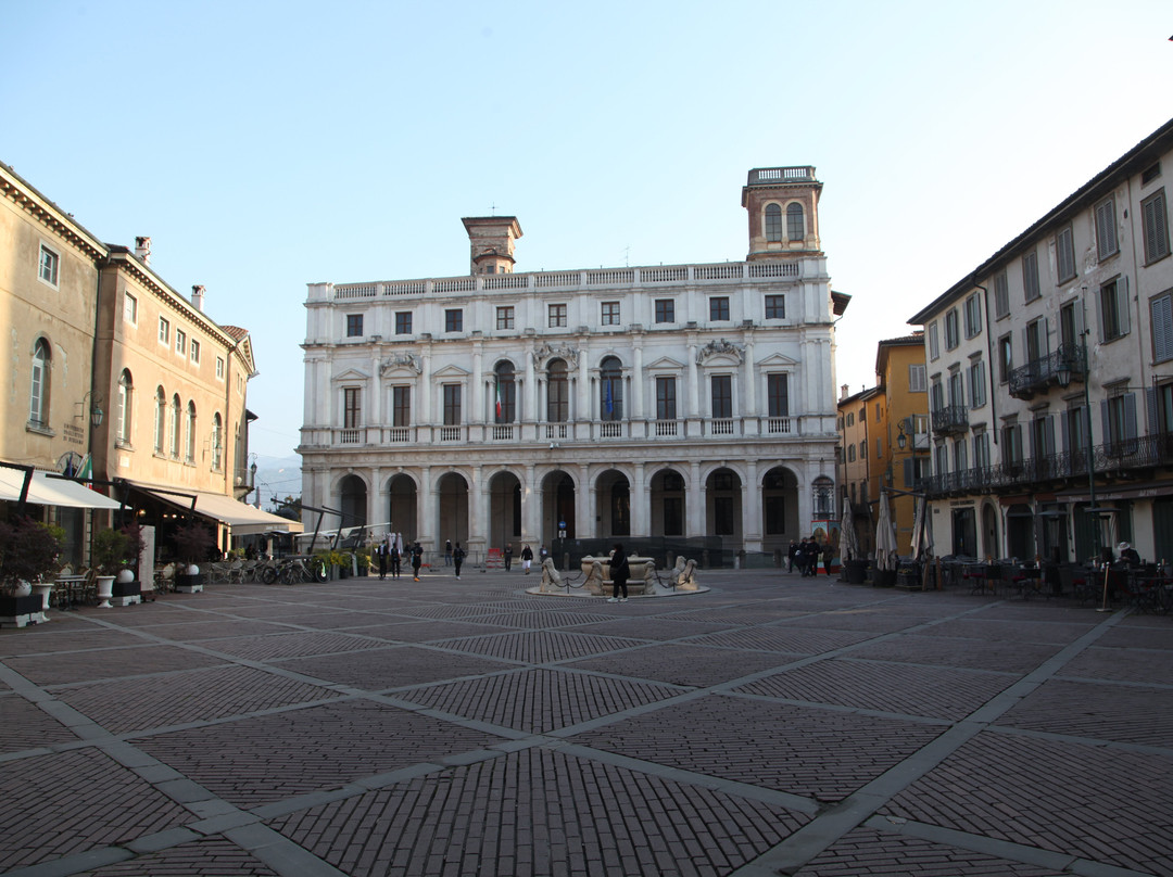 Piazza Vecchia-贝加莫必去景点