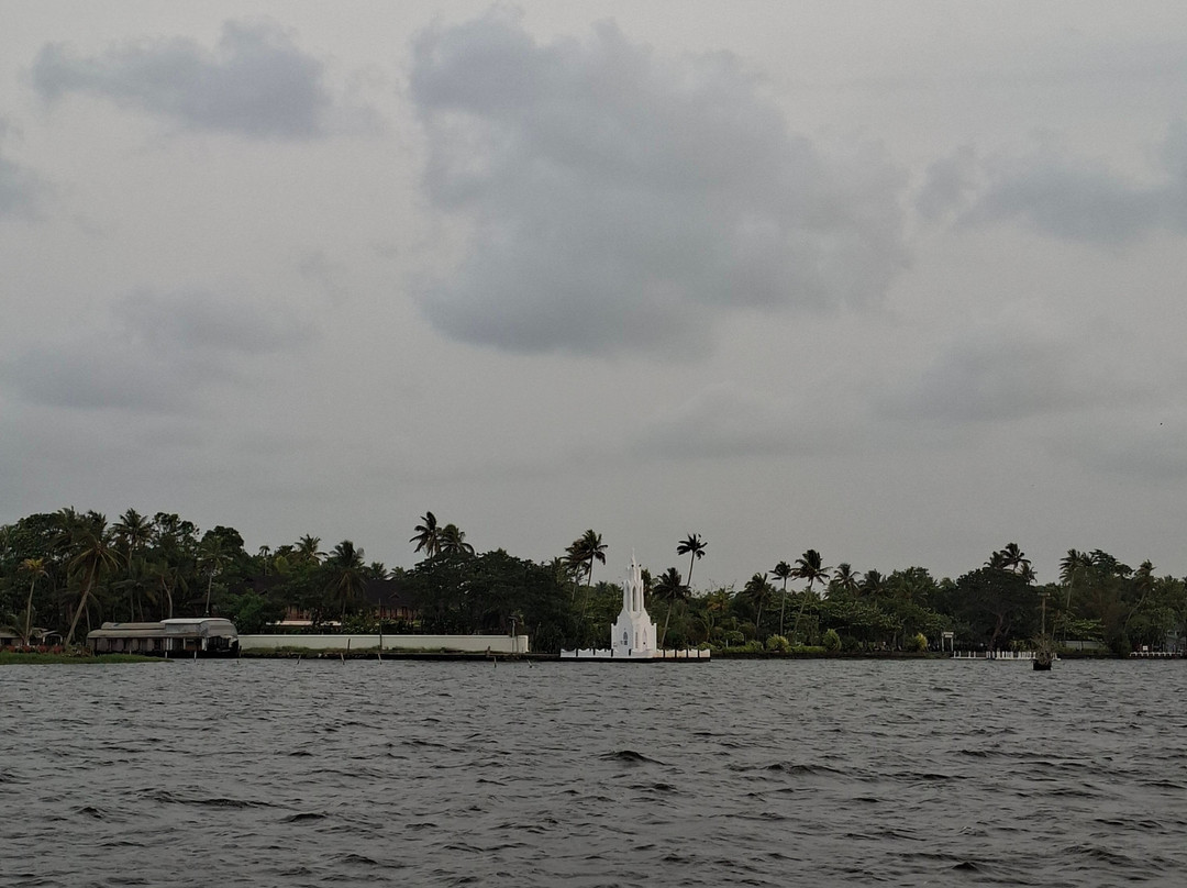 库玛拉孔湖畔度假村主图