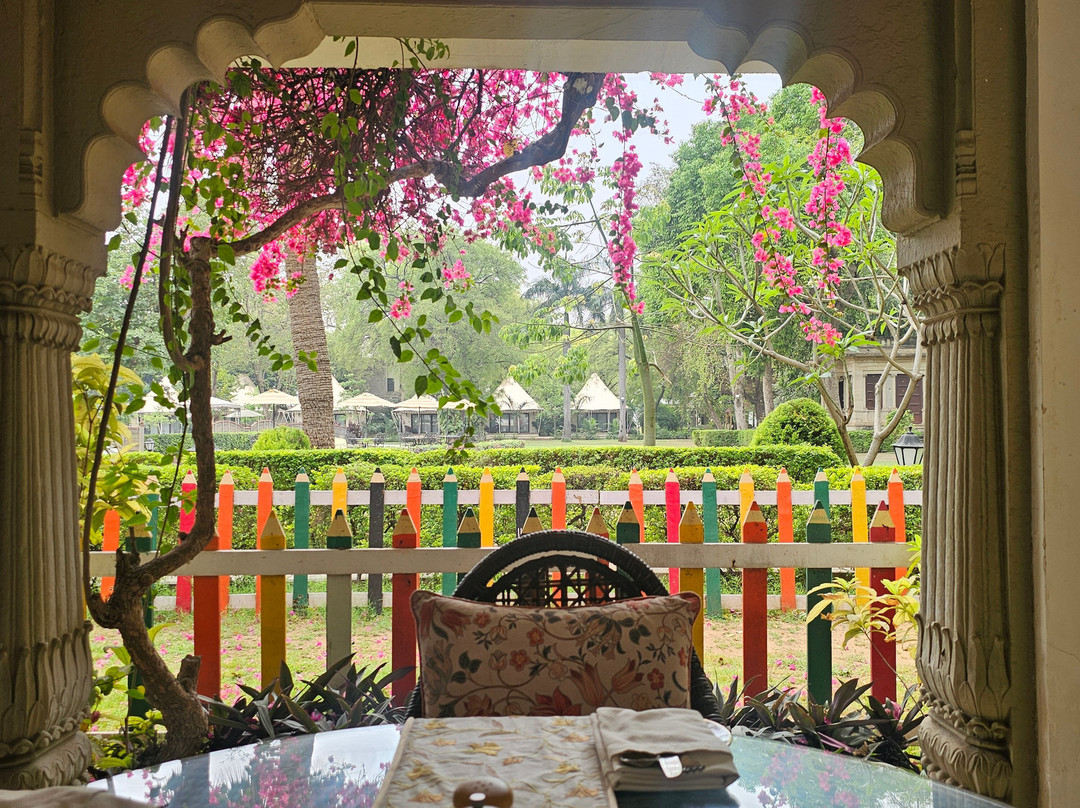 瓜利尔泰姬乌莎基兰宫殿酒店主图