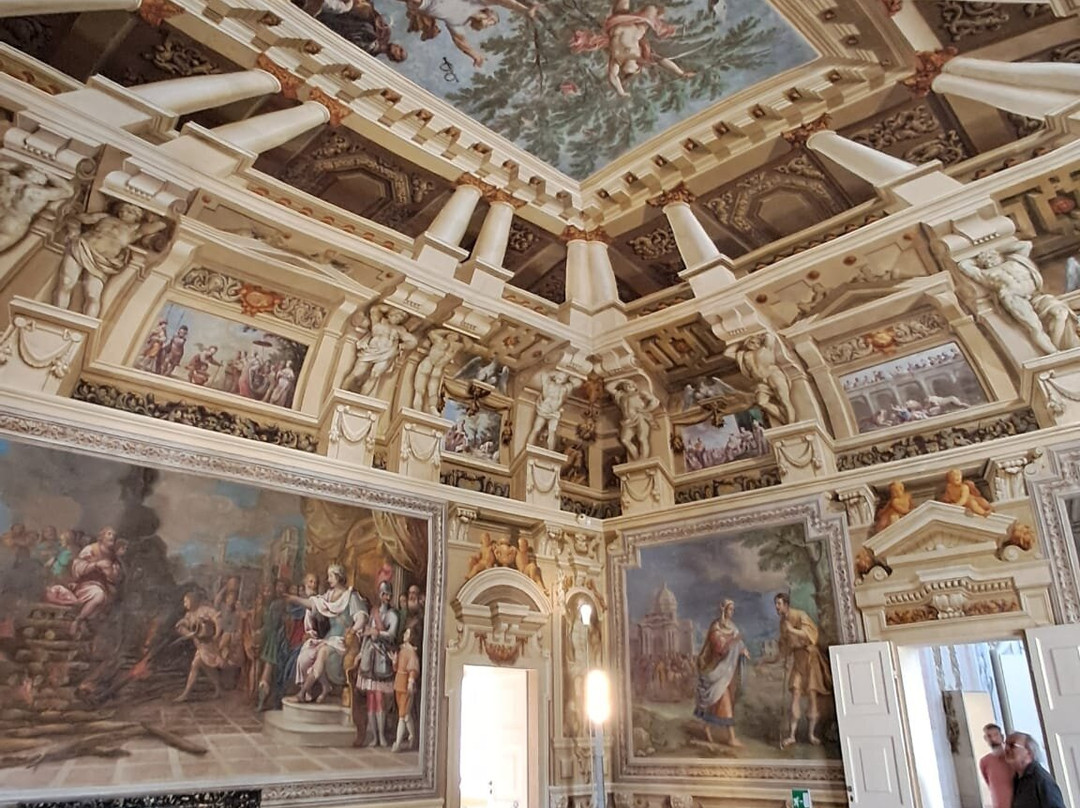 Palazzo Ducale-萨索洛必去景点