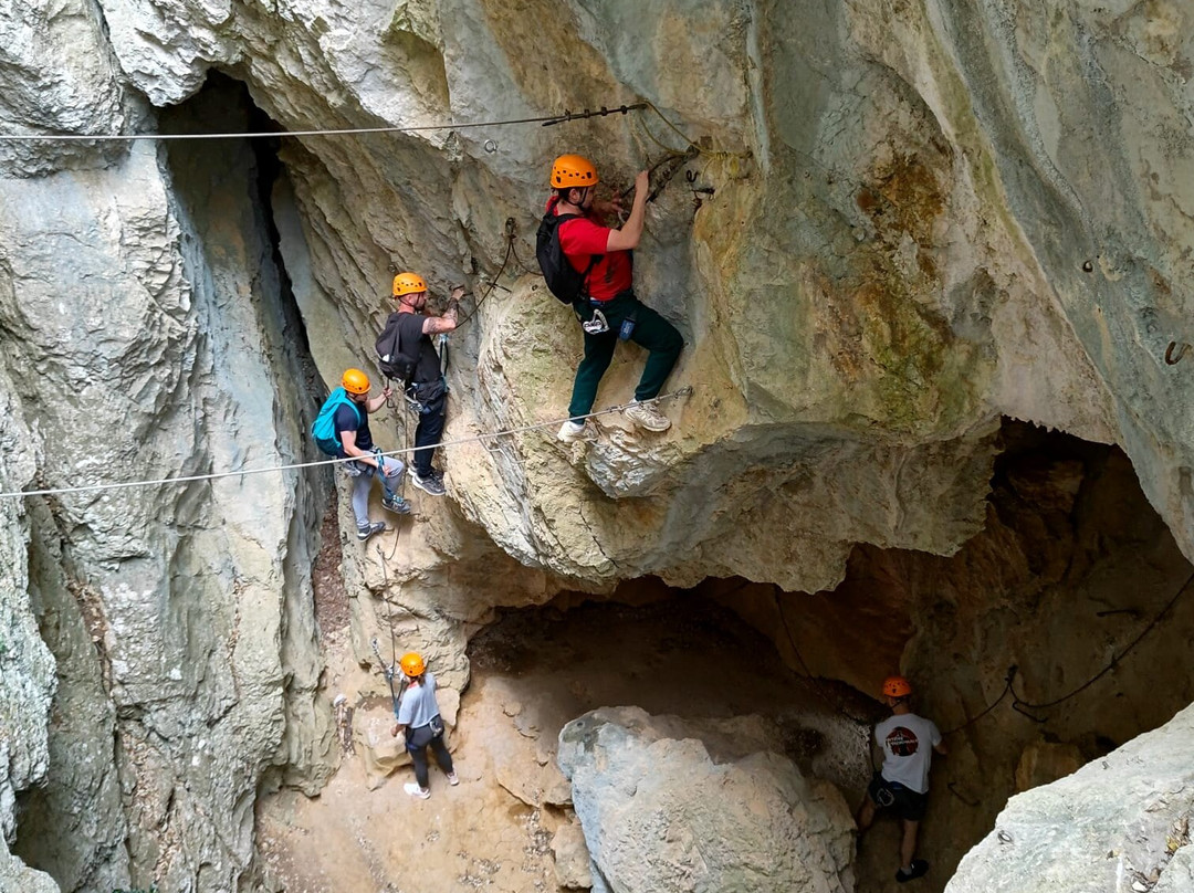 Bureau des Moniteurs de la Vallée de l'Herault-冈热必去景点