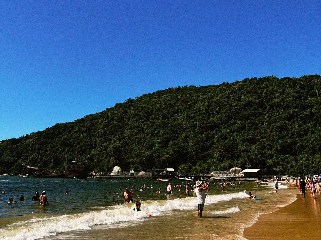 Praia das Laranjeiras-康泊琉海水浴场必去景点