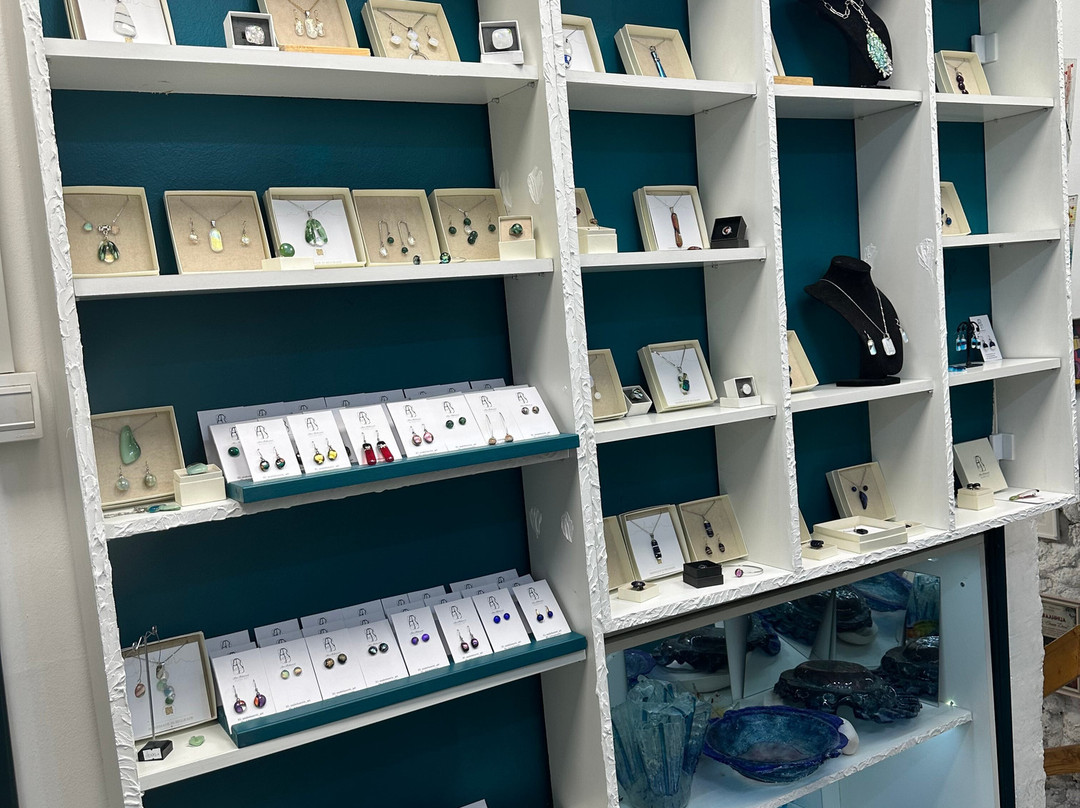 Green Door - Gallery & Art Gift Shop-Dorcol必去景点