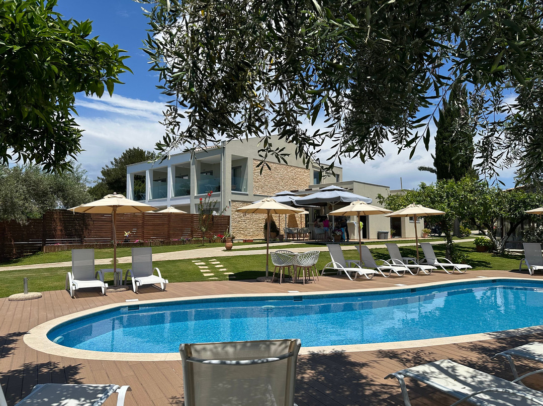 Alonaki Resort