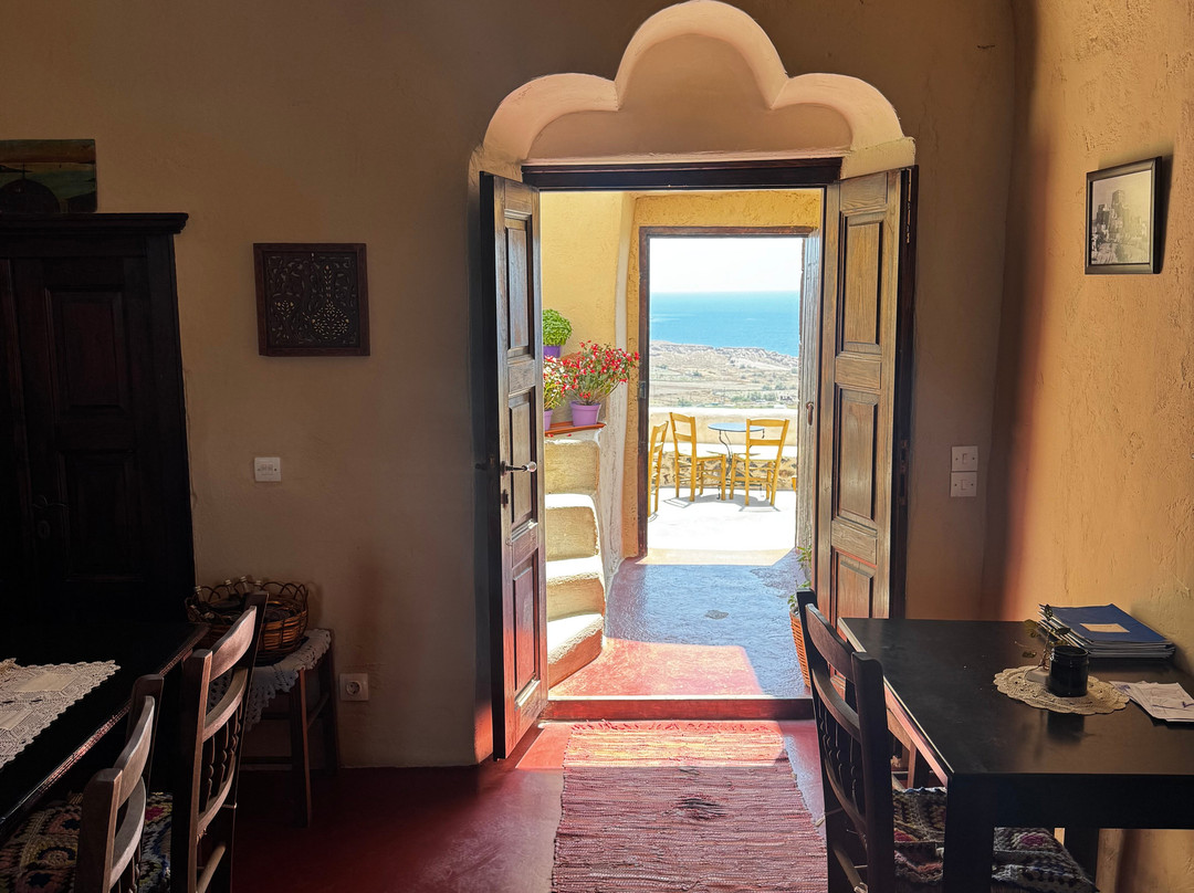 Venetian Castle of Santorini-阿克罗蒂里必去景点