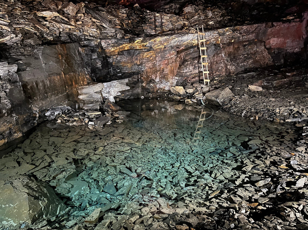 Carnglaze Caverns-利斯卡德必去景点