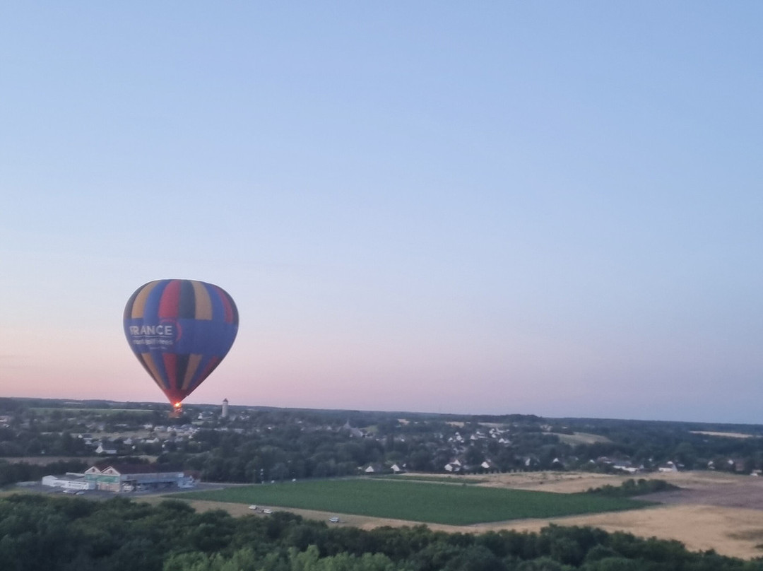 Art Montgolfieres-Saint-Georges-sur-Cher必去景点
