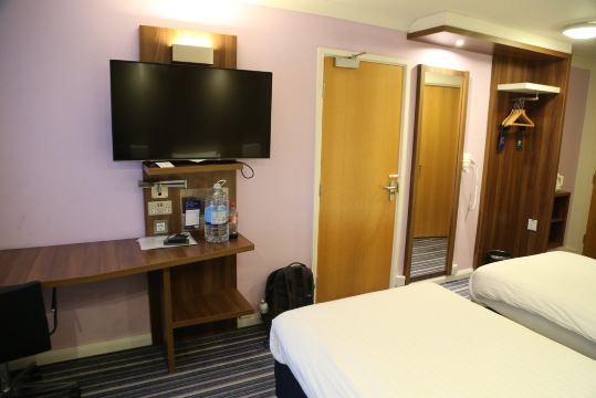 Holiday Inn Express 格伦罗西斯-客卧