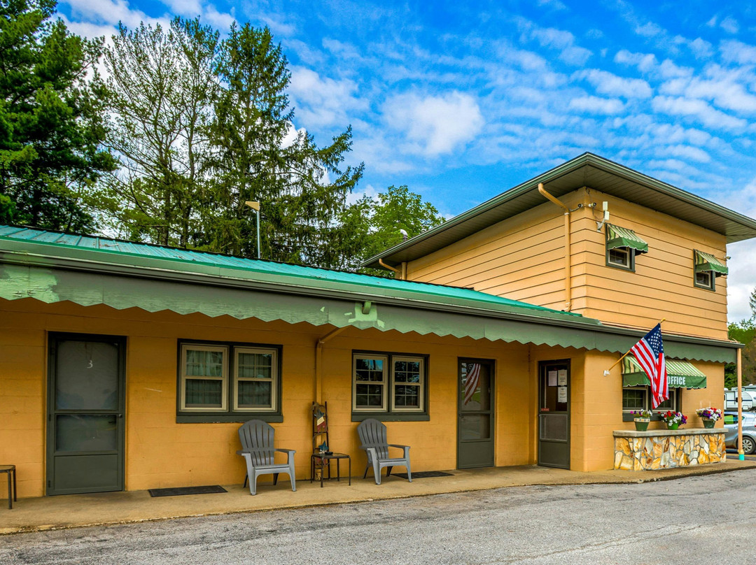 Adena酒店住宿-Cadiz Motel By Oyo On Route 250