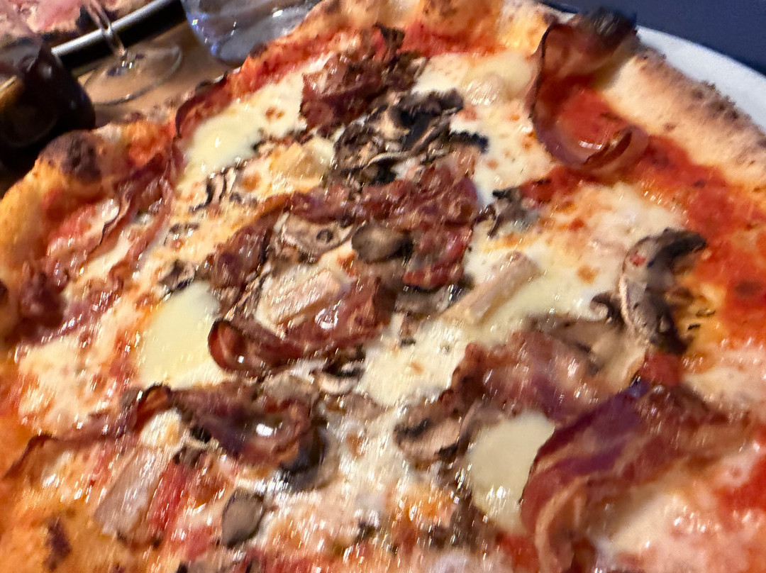 萨永贝恩斯酒店主图