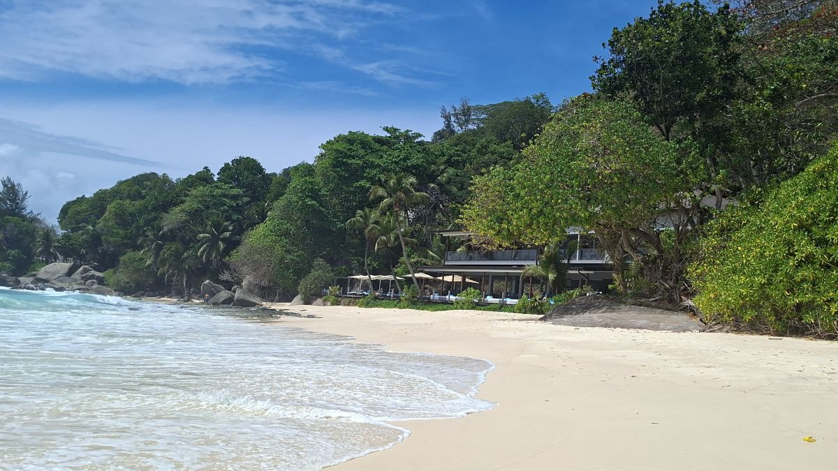 卡尔纳海滩酒店-旅行者