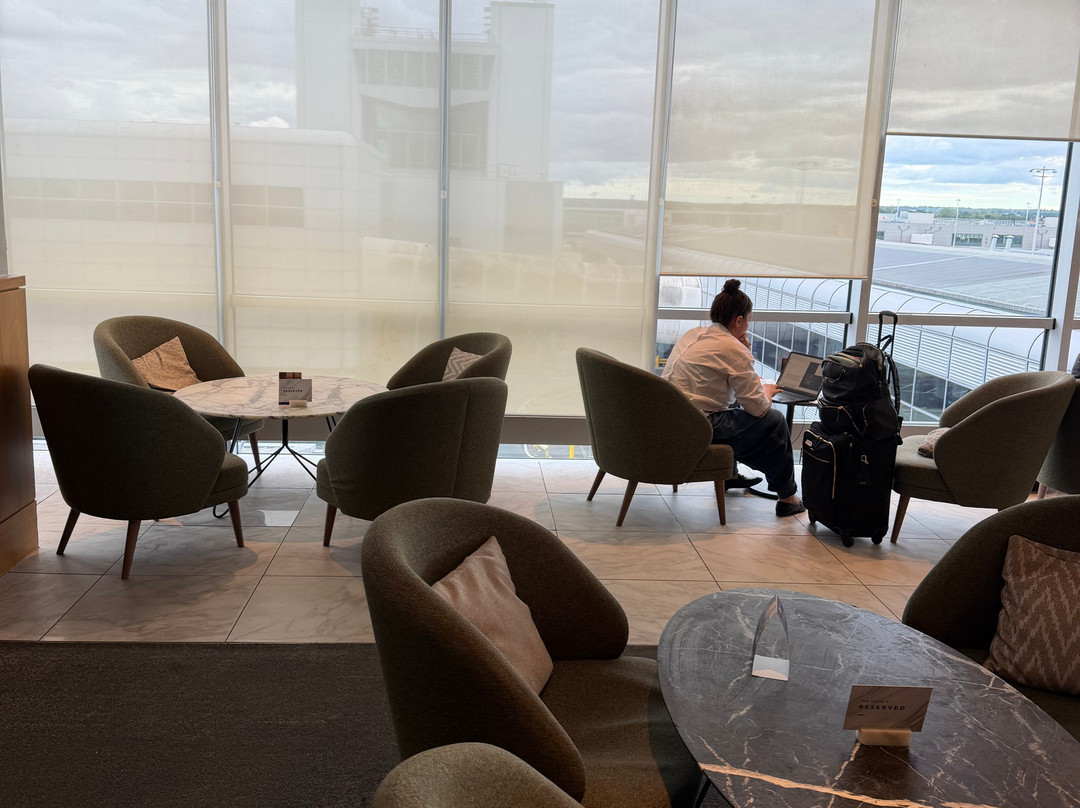 No1 Lounge - Gatwick North-霍利必去景点
