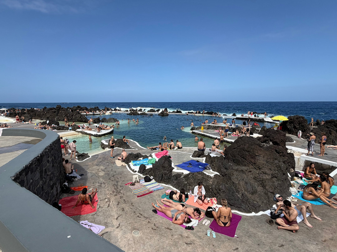 Porto Moniz Natural Swimming Pools-莫尼什港必去景点