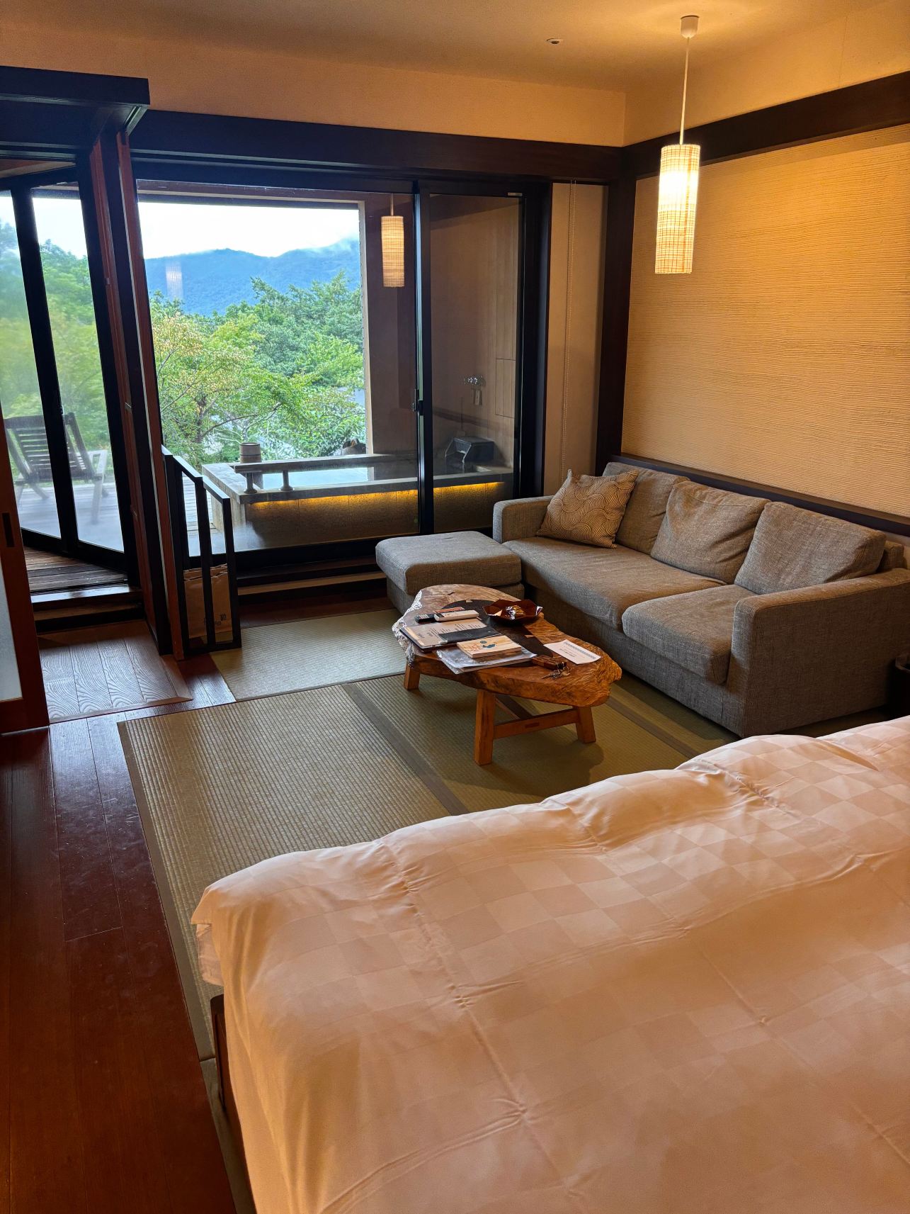 强罗花扇-旅行者