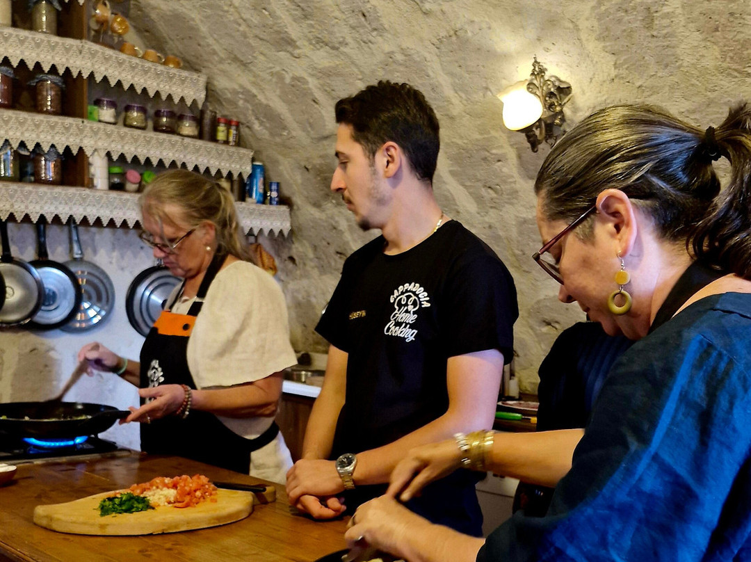 Cappadocia Home Cooking-艾瓦勒必去景点