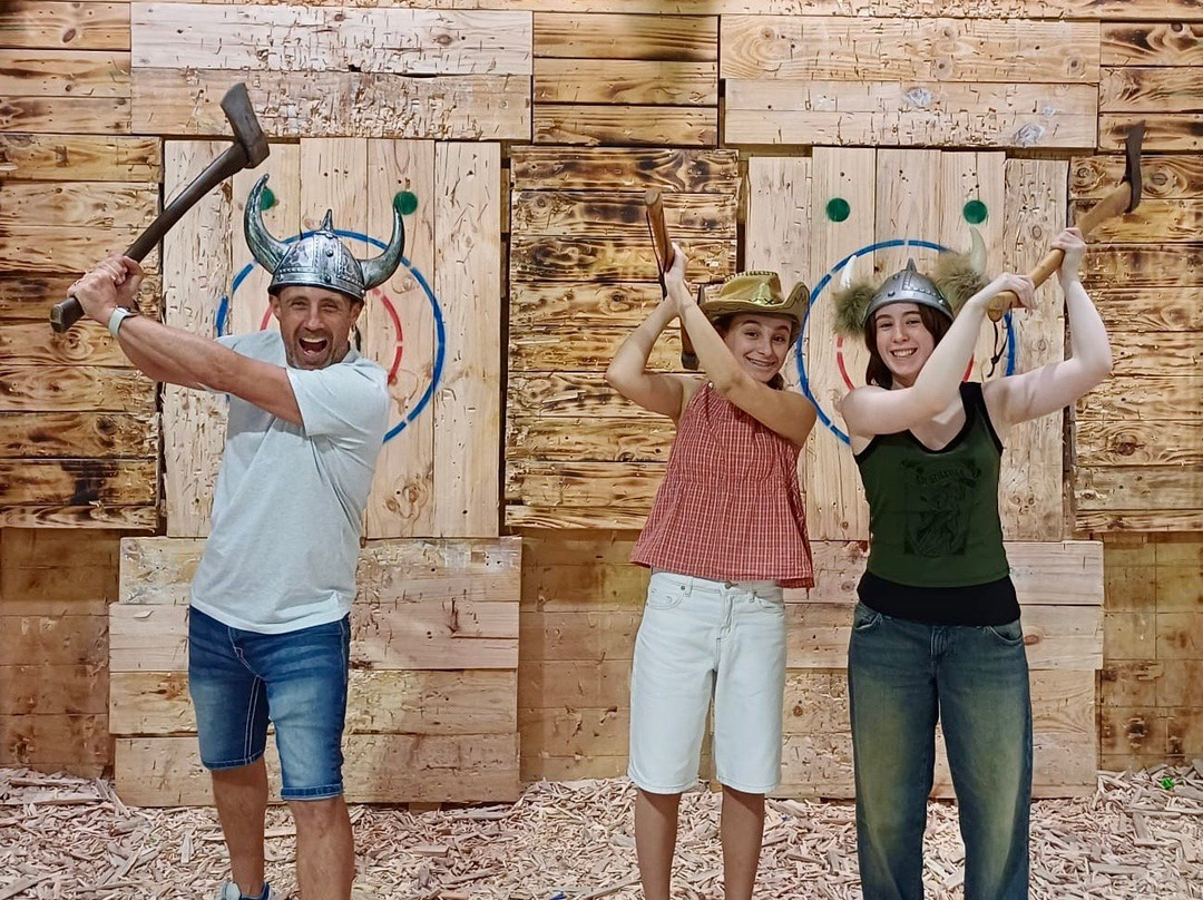 Kiss My Axe Alexandria - Axe Throwing Sydney-悉尼必去景点