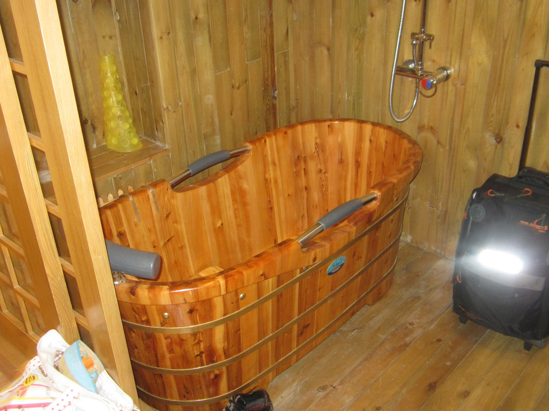 将军假日酒店主图