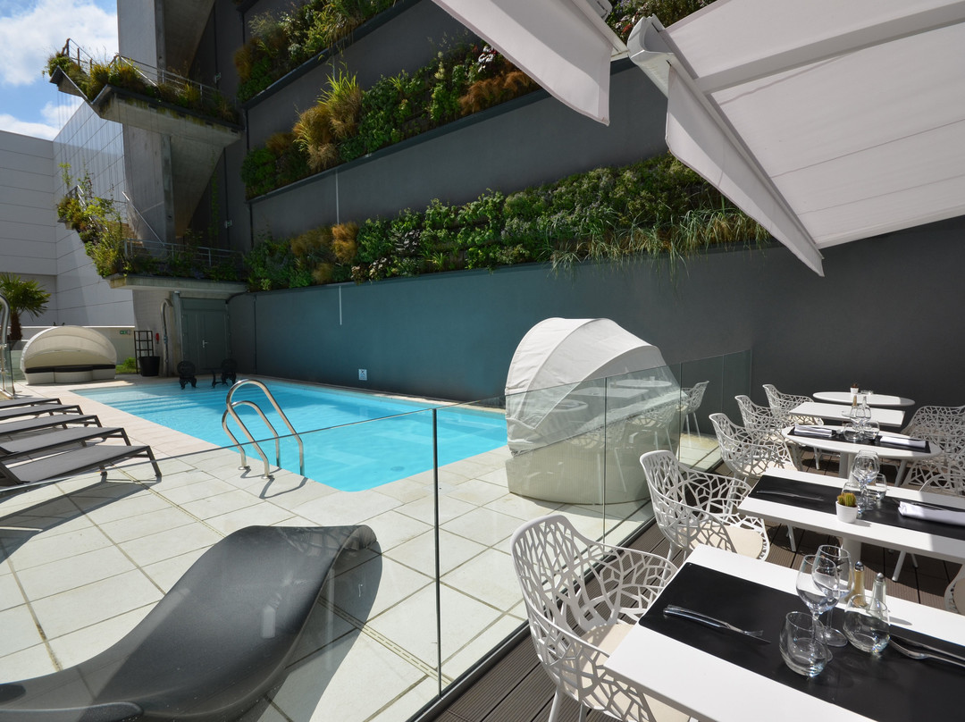 第戎托森多尔假日酒店主图